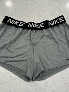 Nike Dri-Fit Women’s XL Training Shorts Elastic Logo Waistband Athletic Workout